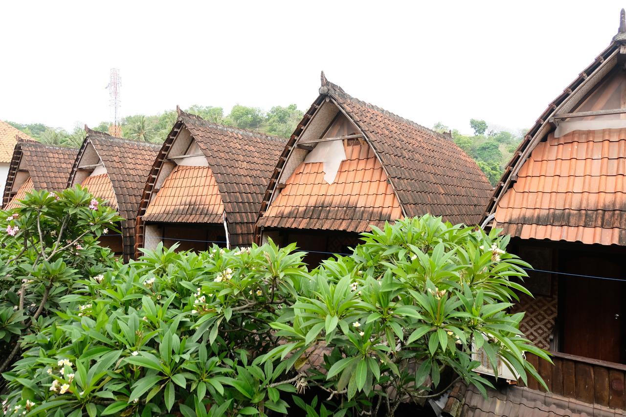 Kerti Beach Bungalow And Restaurant بادانجباى المظهر الخارجي الصورة