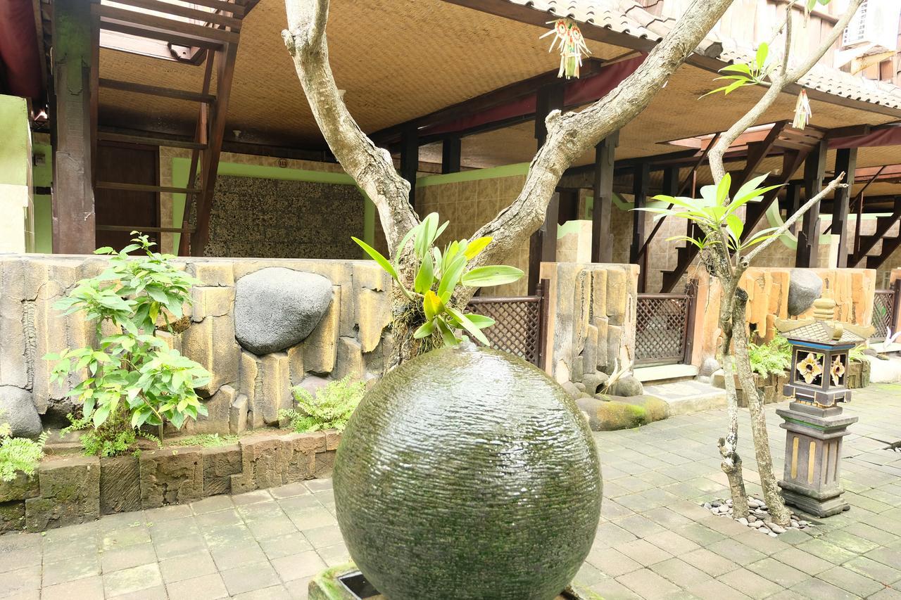 Kerti Beach Bungalow And Restaurant بادانجباى المظهر الخارجي الصورة