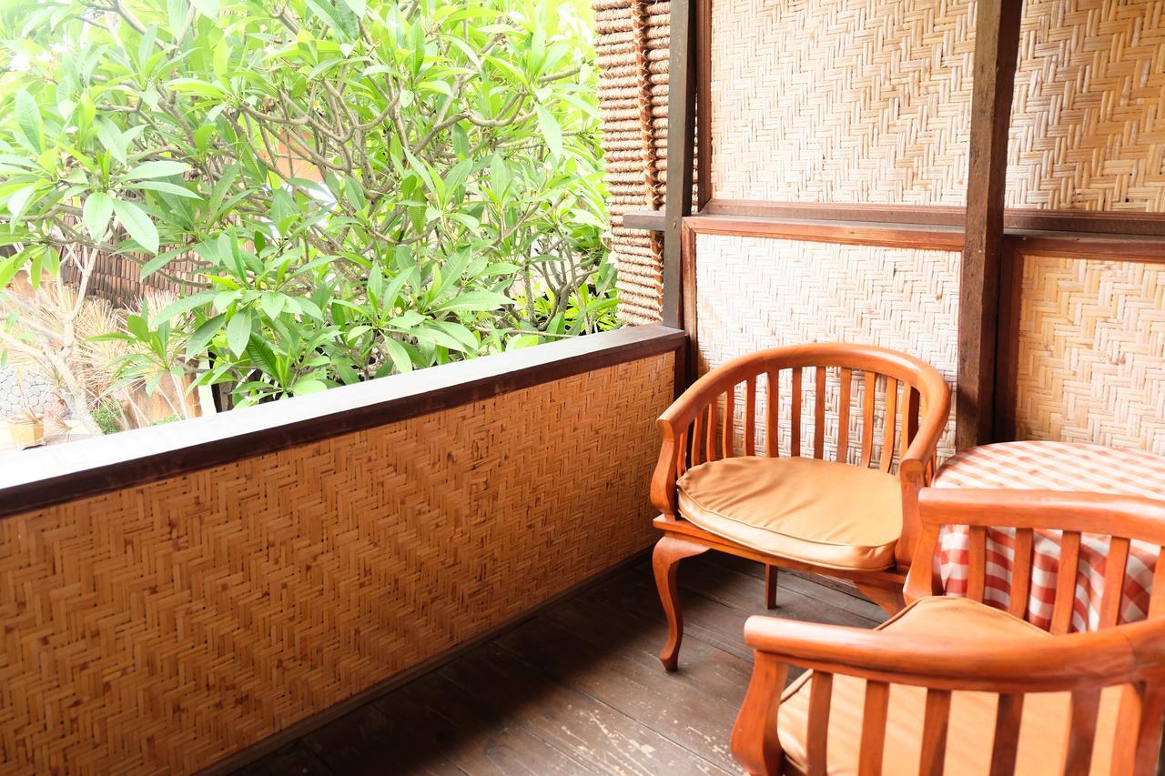 Kerti Beach Bungalow And Restaurant بادانجباى المظهر الخارجي الصورة