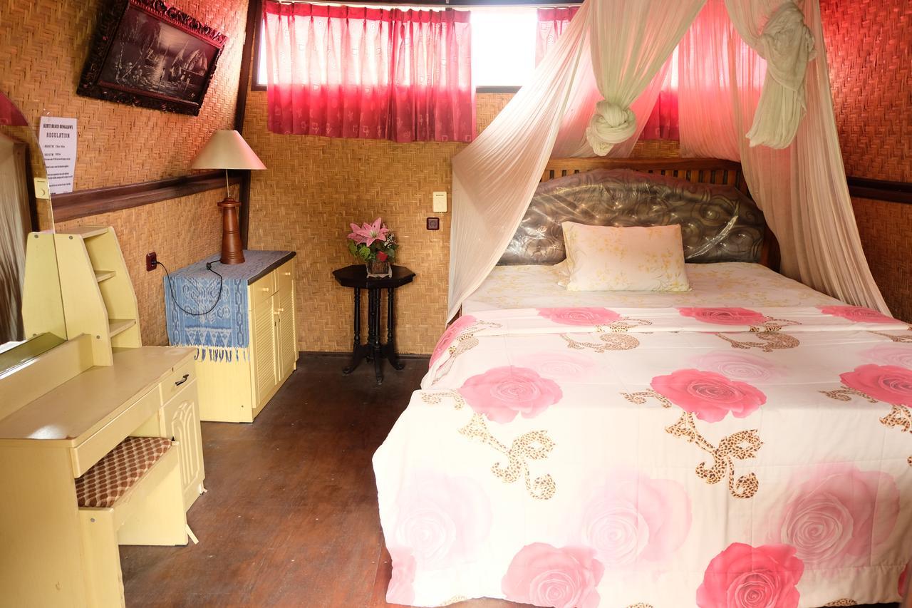 Kerti Beach Bungalow And Restaurant بادانجباى المظهر الخارجي الصورة